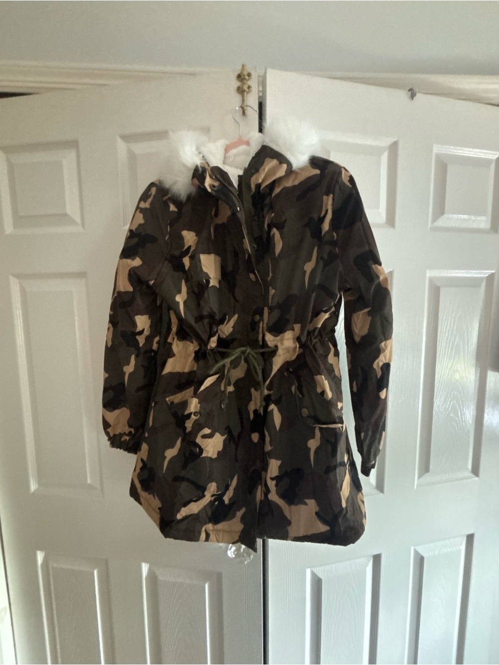 womens Camo Parka Jacket with Faux Fur Hood - Olive/Tan